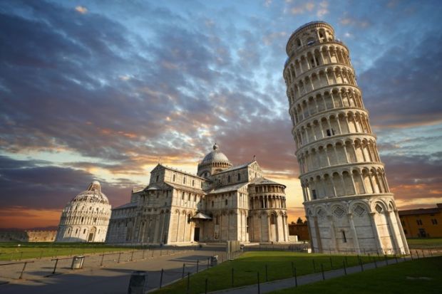 Celebrul turn înclinat din Pisa începe să se îndrepte - Editia de ...