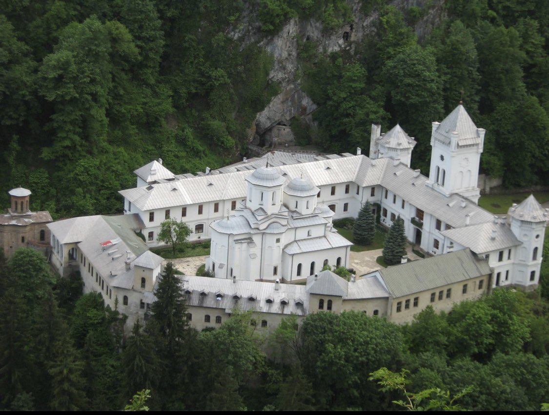 Imagini pentru manastirea tismana