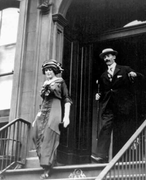 John Jacob Astor IV, cel mai bogat pasager de pe Titanic, și tânara lui soție, Madeleine Talmage Astor | Sursa: The Gilded Rage