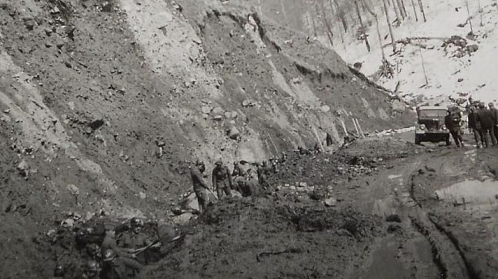 Transfăgărășan, în perioada când se construia | Sursa: Historia
