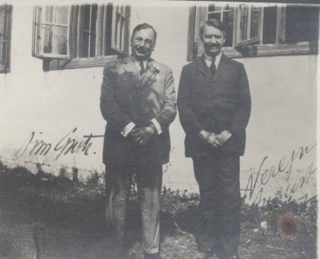 Dimitrie Gusti și Fr. I. Rainer în satul Nereju; Sursa: Revista de Antropologie Urbană