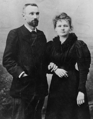 Fotografia de la nunta lui Pierre Curie cu Marie, 1895; Curie Museum, Sursa: Neurosurgical Focus
