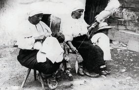 Femei din Drăguș, 1929 | Fotografie: Iosif Berman