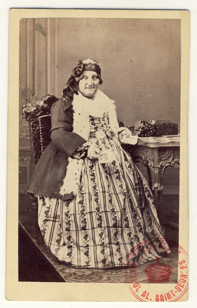 Matei Millo, în rol travesti | Fotografie de Károly Szathmári, 1864 | Sursa: World Digital Library