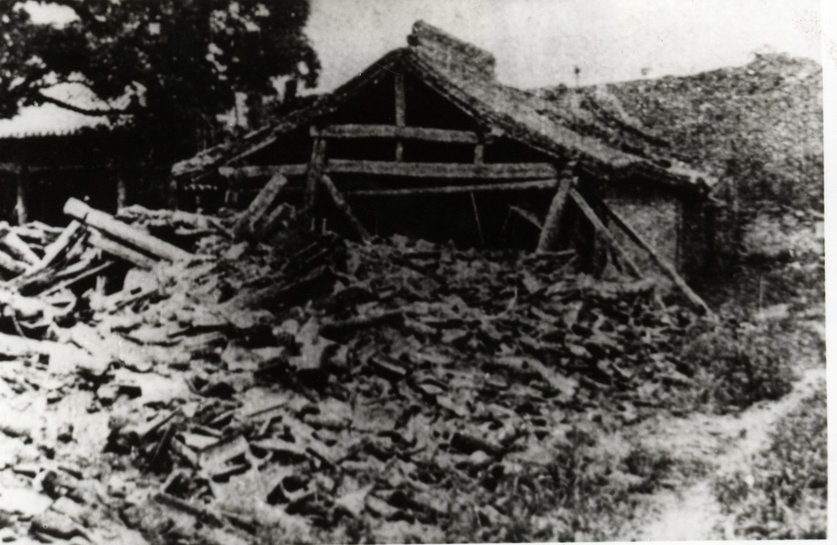 Cutremurul din Haiyuan, China, 1920 – Ruinele templului din Jingning, provincia Gansu, la începutul anului 1921 | Sursa: Jingning County Archives
