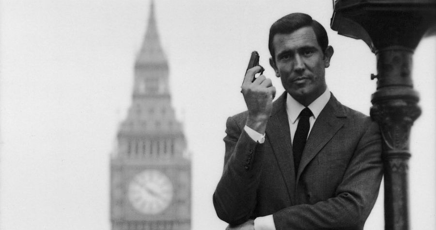George Lazenby în rolul James Bond | Sursa: Moviefone