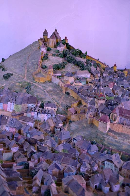 Macheta cetății Sighișoara, așa cum arăta urbea în 1735, realizată în 1952 de Julius Misselbacher din Sighișoara | Credit foto: Mira Kaliani