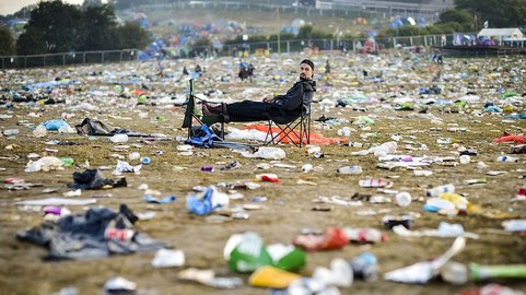 O imagine pe care ecologiștii nu vor s-o mai vadă la festivaluri. Sursă foto: