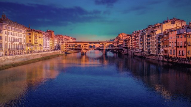 Ponte Vecchio, Florența, Italia | Sursa foto: Walkerssk / Pixabay