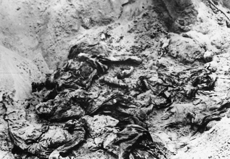 Masacrul de la Katyn pe care Polonia nu îl uită