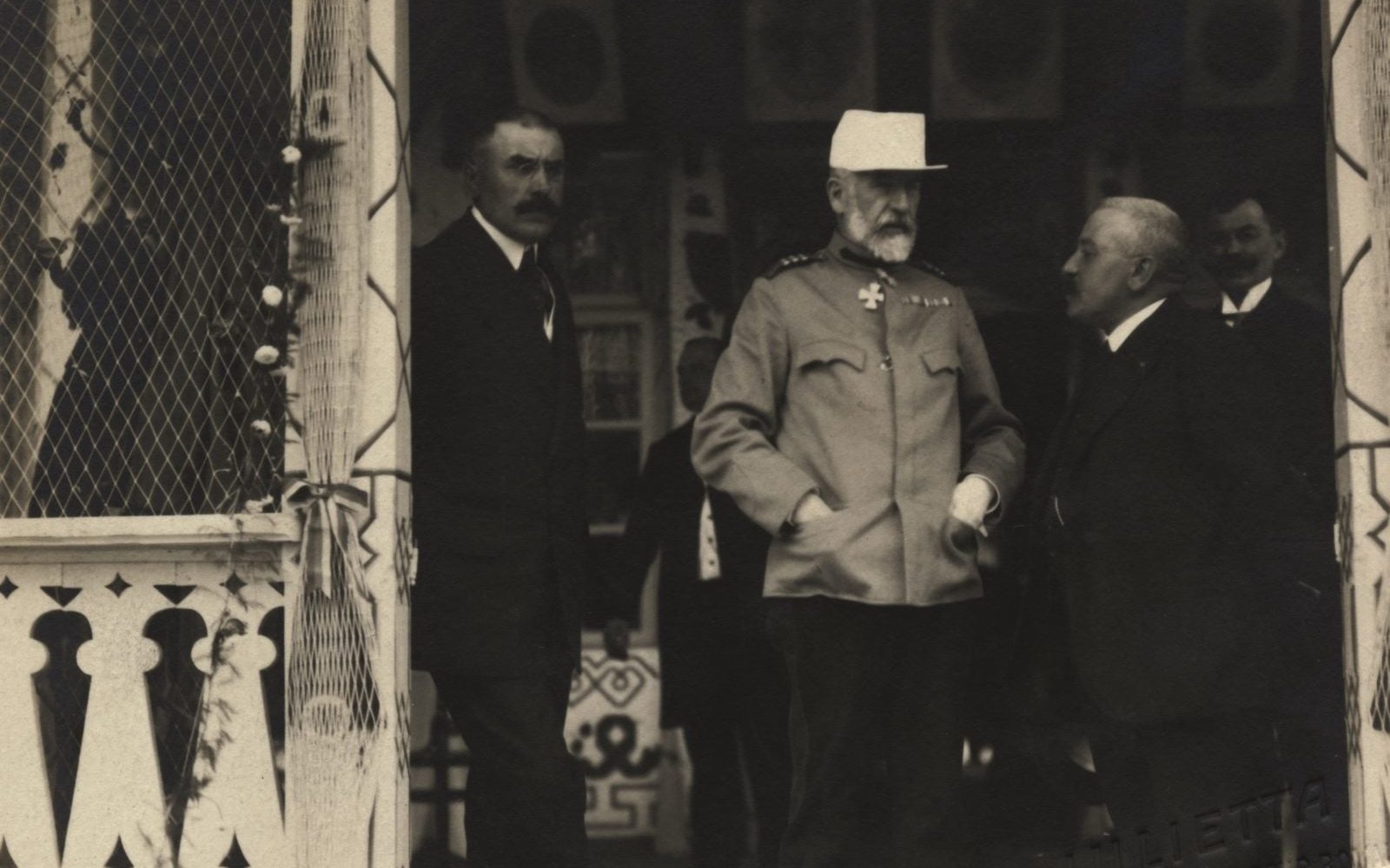 Regele Carol I alături de Dr. Grigore Antipa la Șerbanu, Balta Brăilei, mai 1914