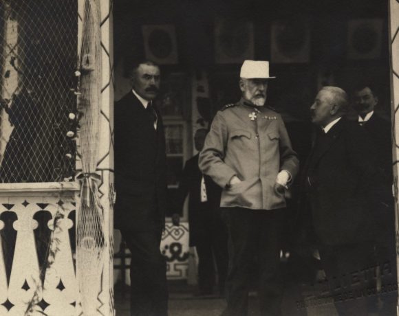 Regele Carol I alături de Dr. Grigore Antipa la Șerbanu, Balta Brăilei, mai 1914