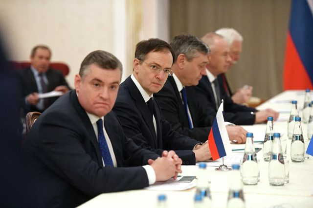 Foto: Delegația rusă la negocieri, foto RIA Novosti