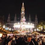 Târgul de Crăciun de la Primăria din Viena
