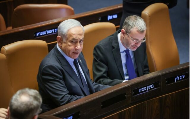Benjamin Netanyahu în Knessetul israelian.